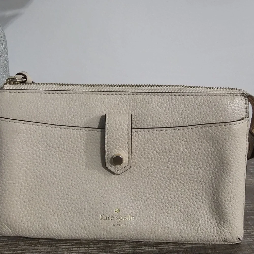 Kate Spade Crossbody - Picture 5 of 11